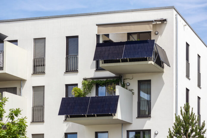 Plug-in-Solar-Panels-Can-Expand-Access-to-Affordable-Renewable-Energy.jpg
